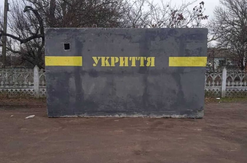 На Херсонщині змонтували два мобільні укриття