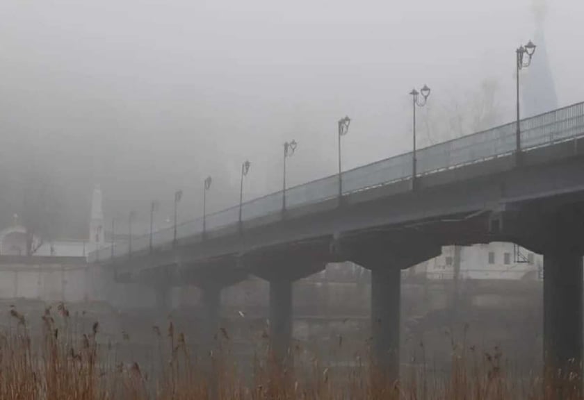 У Святогірську на Донеччині відбудовують міст, зруйнований окупантами