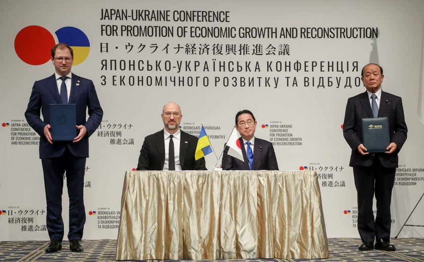 Україна та Японія підписали 56 документів з питань відновлення та економрозвитку
