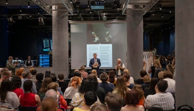 У Театрі на Подолі презентували відновлений журнал «Український театр»