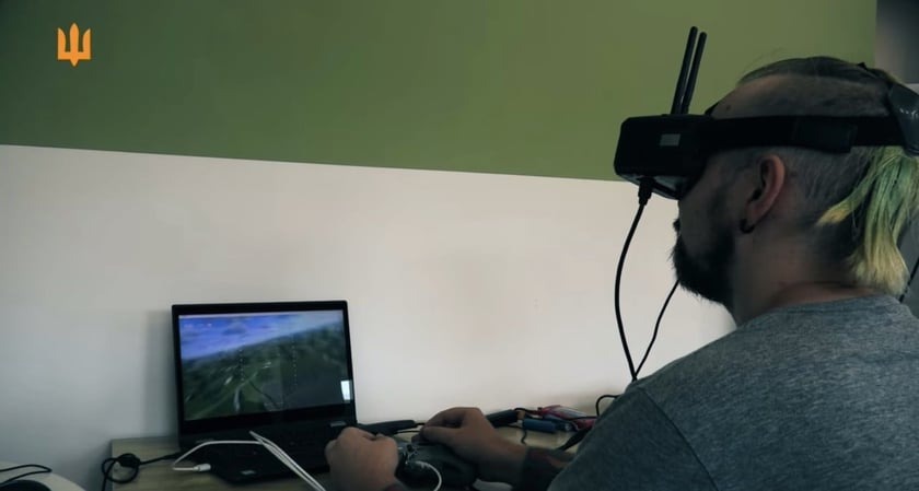 У рекрутинговому центрі охочі випробували себе в ролі операторів БПЛА: результати