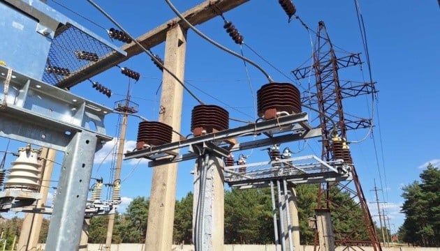 Відбудова України: США допомогли відновити електропостачання понад 27 000 споживачів у Сумах і Миколаєві