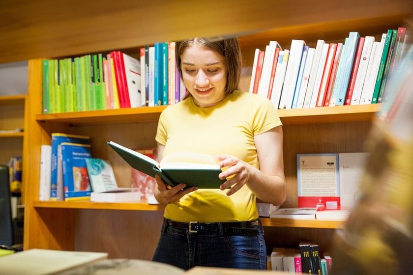 Держава забезпечить підручниками учнів 5-7 класів у повному обсязі