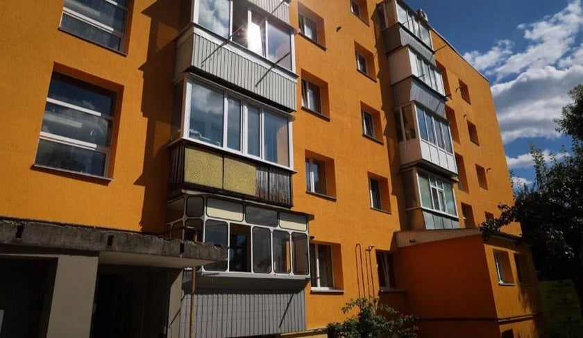 На Київщині відбудовують багатоповерхівки, які пошкодили росіяни