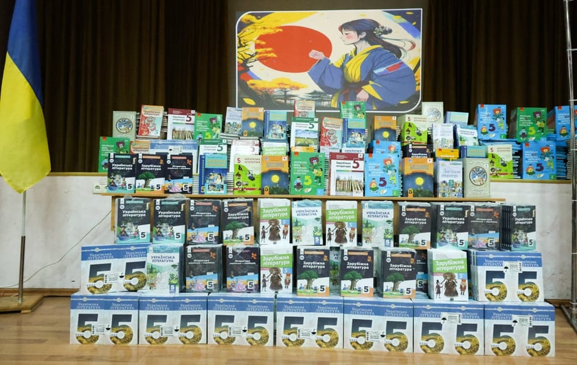 Учні п’ятих класів отримали понад мільйон підручників від Японії