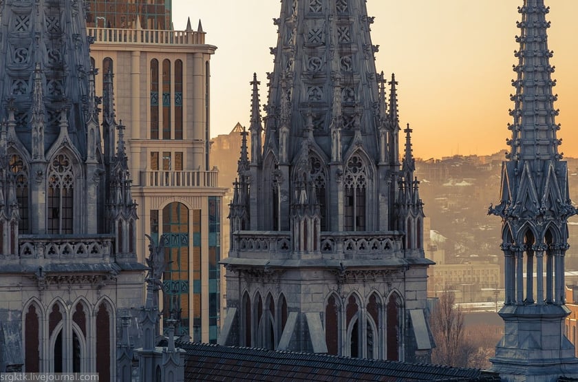 У Києві презентували документальний фільм «Костел святого Миколая. Загартований долею» (ВІДЕО)