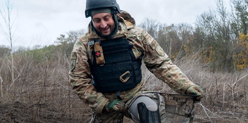Український сапер, який втратив ногу, повернувся до розмінування Харківщини