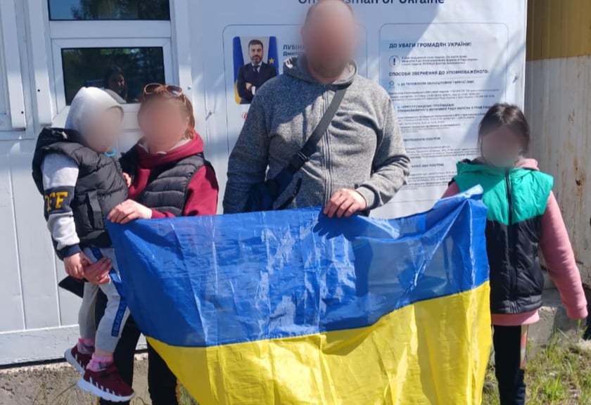 З ТОТ повернули 6 дітей разом з родинами, які зазнавали тиску (ФОТО)