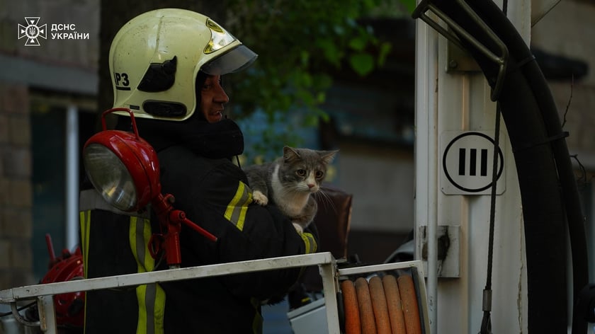У Подільському районі Києва запрацював штаб для постраждалих від нічного обстрілу