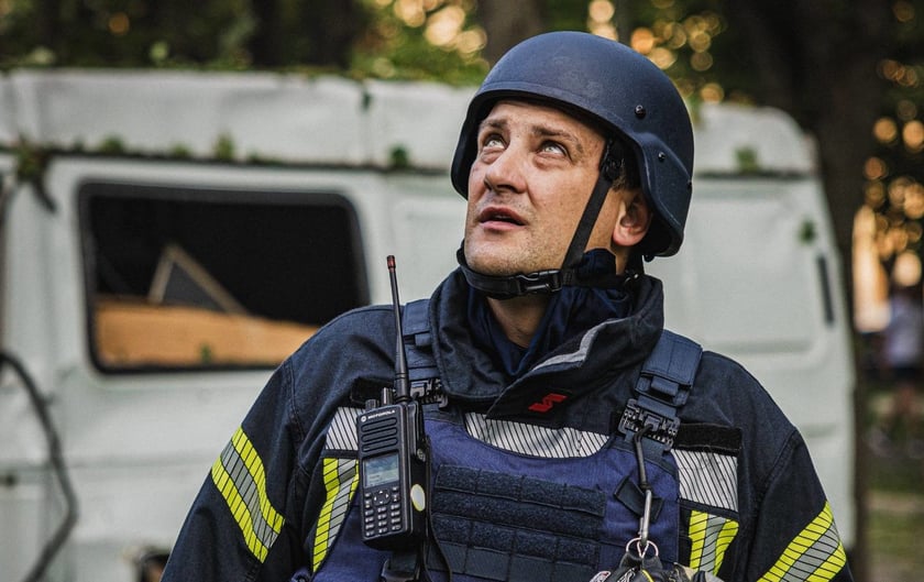 Надзвичайники Харкова врятували 3-річну дівчинку, яка випала з 5-го поверху (ВІДЕО)