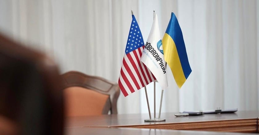 Підписання меморандуму між «Укроборонпромом» та Amphenol