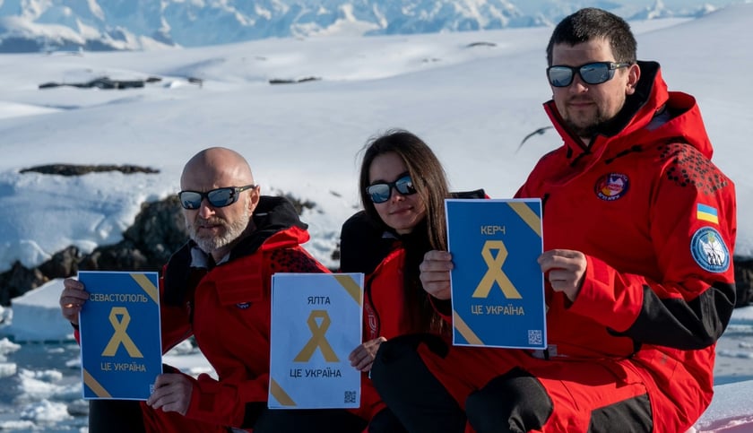 Полярники підтримали українців в окупації