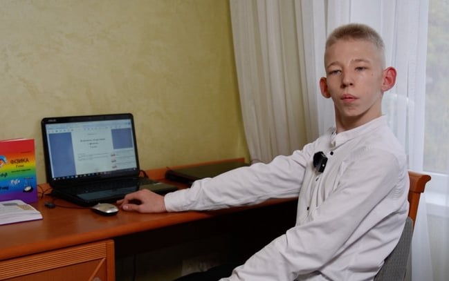 Школяр з Одеси Ігор Романовський створив підручник із фізики