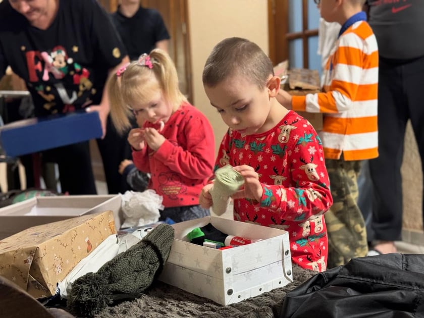 Німецькі благодійники привезли подарунки дітям із Бучі