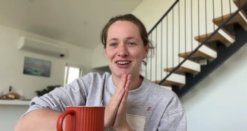 Британська блогерка Еллі підтримала збір UNITED24 «Вартові неба»