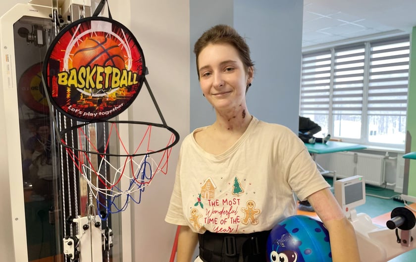 14-річна дівчина з Тернополя зробила перші кроки після ракетної атаки