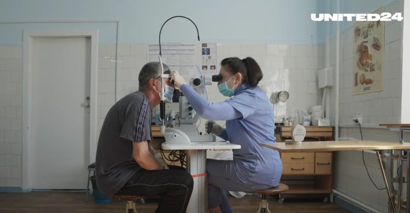 UNITED24 зібрали понад мільйон доларів на лікування важких травм очей в українців