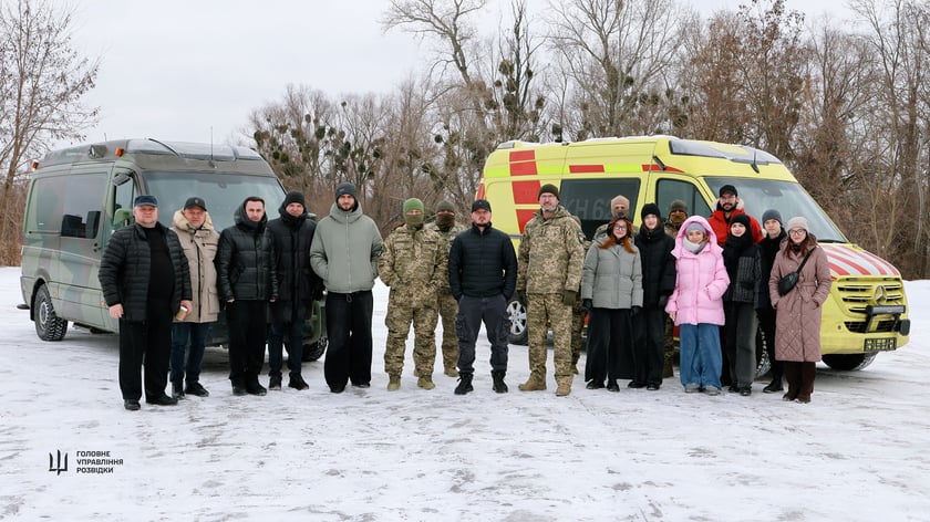 Хор «Гомін» передав воєнній розвідці кошти на оснащення двох медеваків