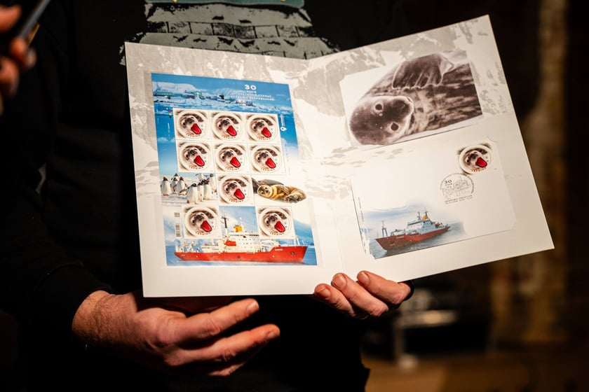 До 30-річчя станції «Академік Вернадський» випустили нову марку (ФОТО)