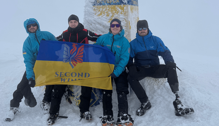 Українські ветерани з ампутаціями зійшли на зимову Говерлу (ФОТО)