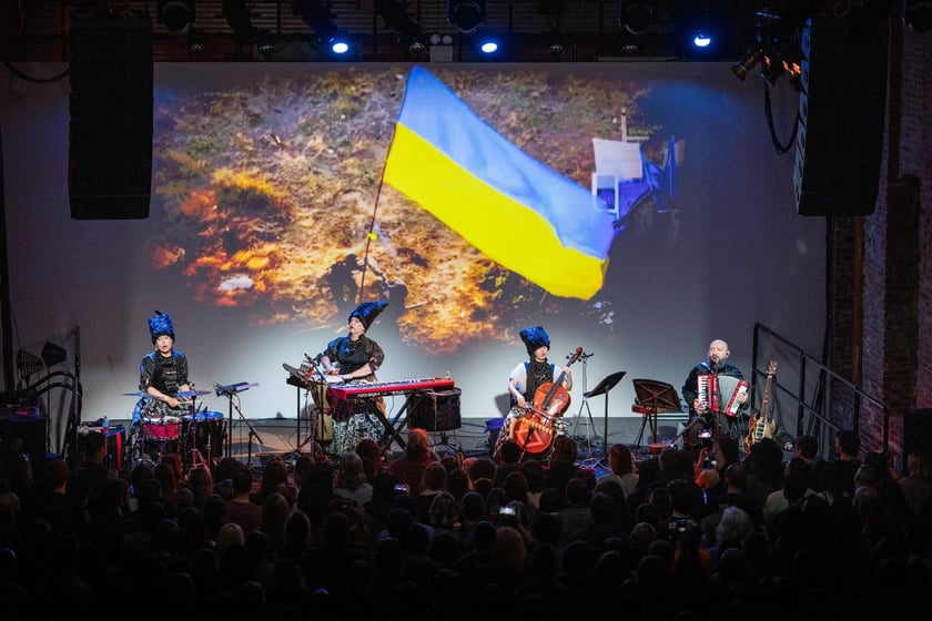 Гурт «ДахаБраха» зібрав майже 3 млн грн для ЗСУ під час туру Північною Америкою