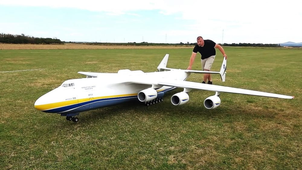 Німці збудували мінікопію українського літака «Мрія» Ан-225