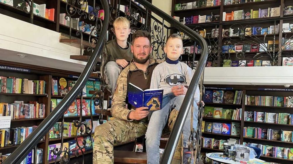 Воїн в окопі написав дитячу книжку