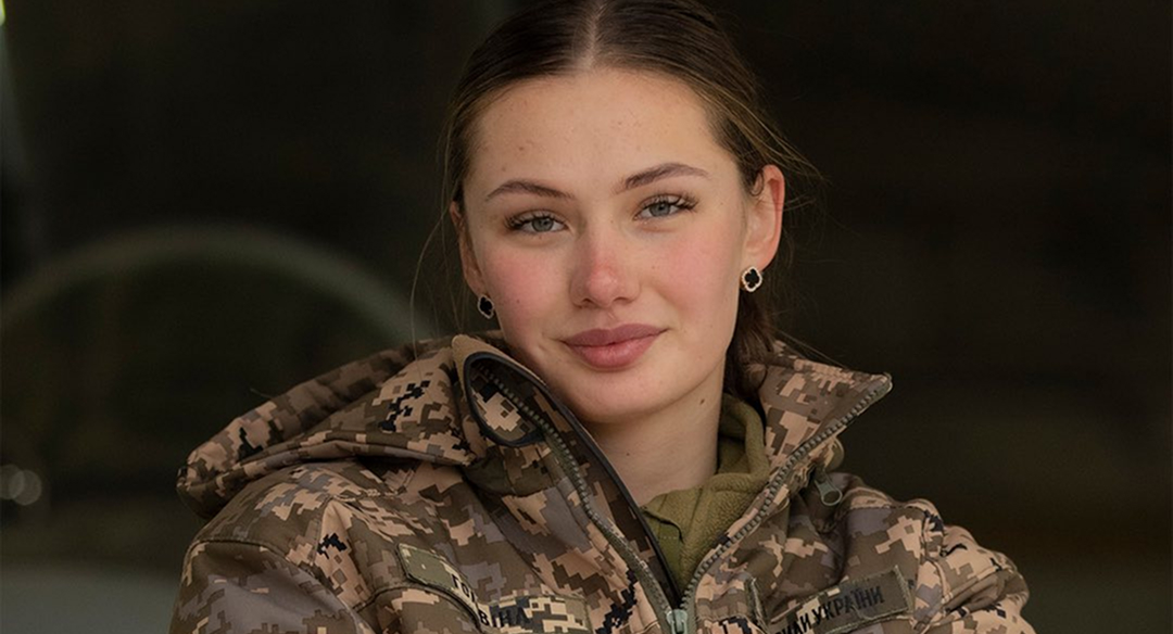 Продовжує справу дідуся: як українська військова готує винищувачі до вильотів (ФОТО)